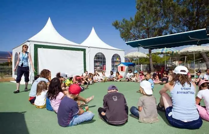 营地 Les Vignes 5*